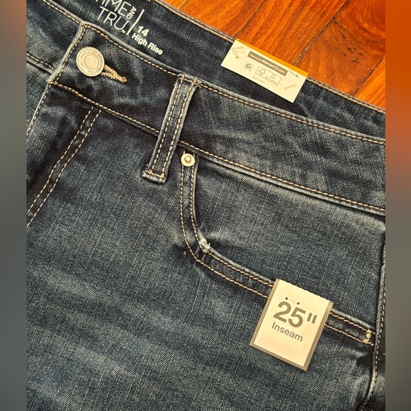 Cropped Jean - Picture 3 of 3